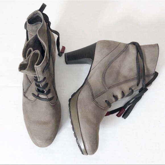 tamaris lace up boots